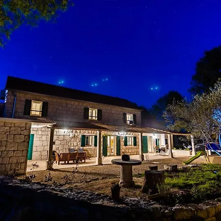 Charming Stone House With Private Pool & Jacuzzi - Vera Nyaraló