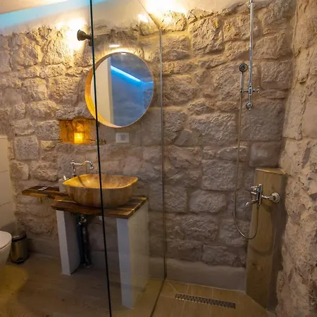 Charming Stone House With Private Pool & Jacuzzi - Vera *
