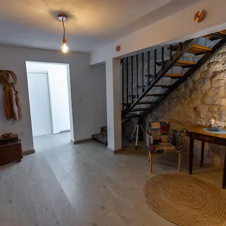Charming Stone House With Private Pool & Jacuzzi - Vera Blato na Cetini