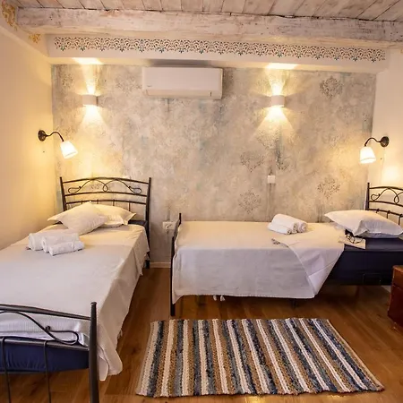 Charming Stone House With Private Pool & Jacuzzi - Vera