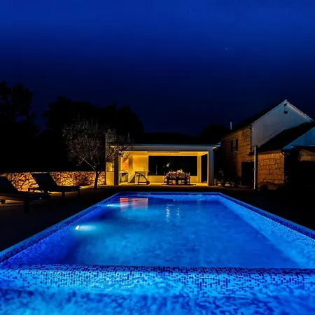 Charming Stone House With Private Pool & Jacuzzi - Vera Blato na Cetini