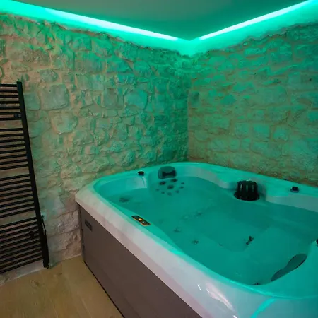 Nyaraló Charming Stone House With Private Pool & Jacuzzi - Vera Blato na Cetini