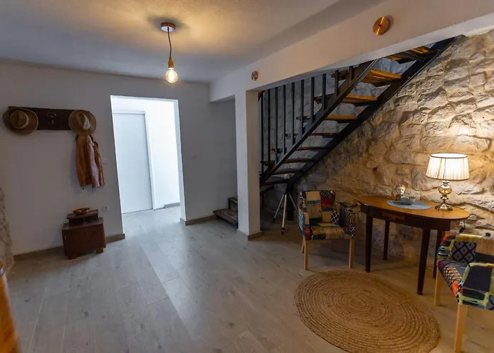 Charming Stone House With Private Pool & Jacuzzi - Vera Blato na Cetini
