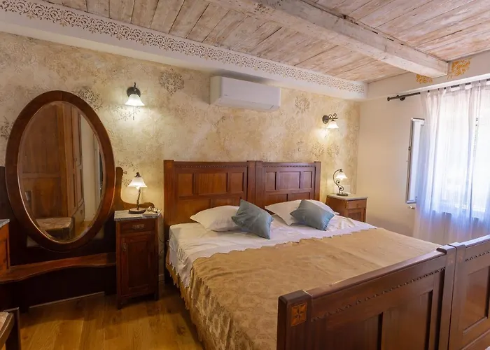 Charming Stone House With Private Pool & Jacuzzi - Vera Сasa de vacaciones Blato na Cetini