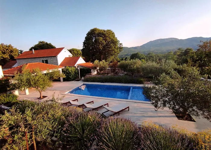 Charming Stone House With Private Pool & Jacuzzi - Vera Сasa de vacaciones
