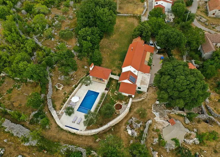 Charming Stone House With Private Pool & Jacuzzi - Vera Сasa de vacaciones *
