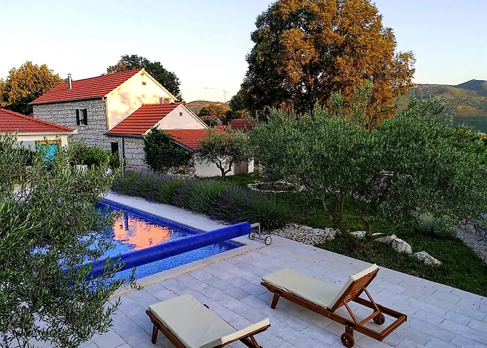 Сasa de vacaciones Charming Stone House With Private Pool & Jacuzzi - Vera *