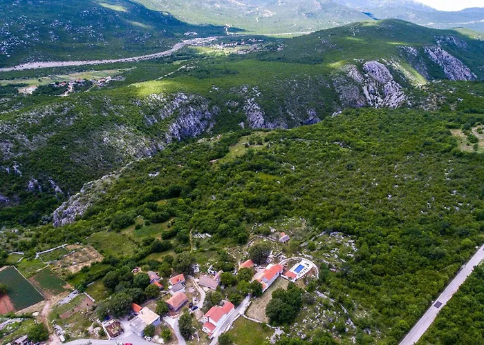 Charming Stone House With Private Pool & Jacuzzi - Vera Сasa de vacaciones
